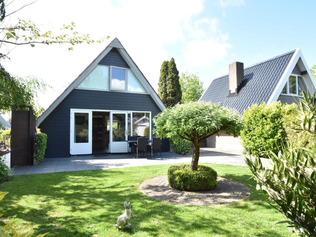 Balmy Holiday Home In Tuitjenhorn With Fenced Garden Zewnętrze zdjęcie