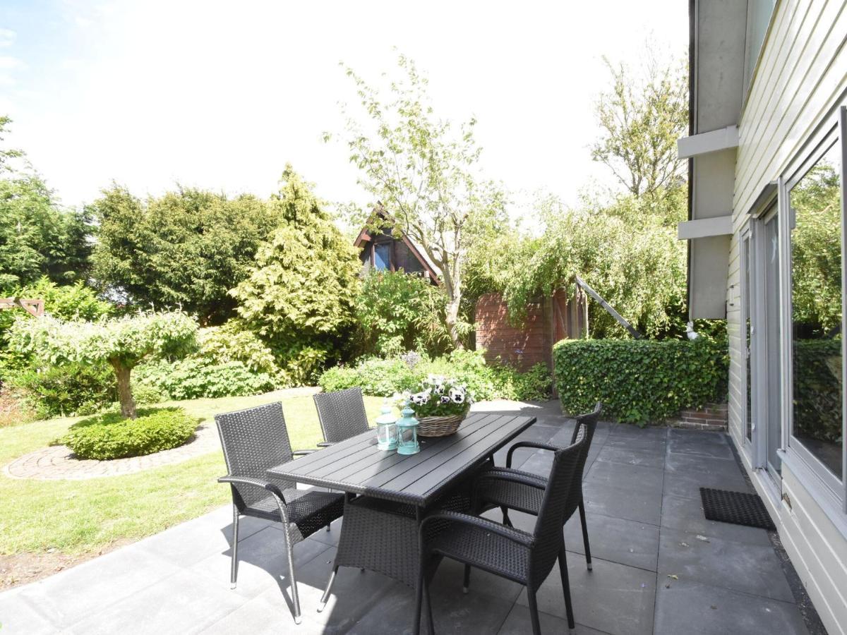 Balmy Holiday Home In Tuitjenhorn With Fenced Garden Zewnętrze zdjęcie