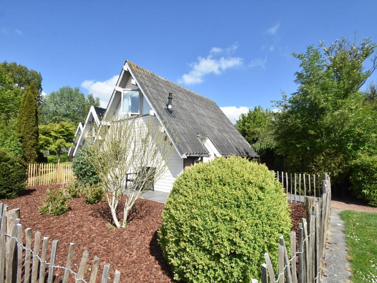Balmy Holiday Home In Tuitjenhorn With Fenced Garden Zewnętrze zdjęcie