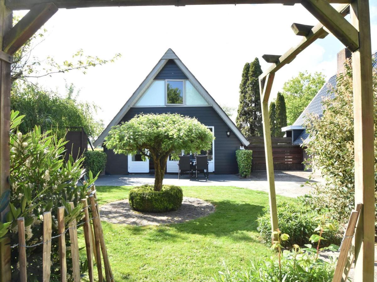 Balmy Holiday Home In Tuitjenhorn With Fenced Garden Zewnętrze zdjęcie