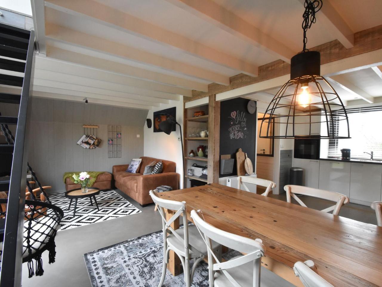 Balmy Holiday Home In Tuitjenhorn With Fenced Garden Zewnętrze zdjęcie