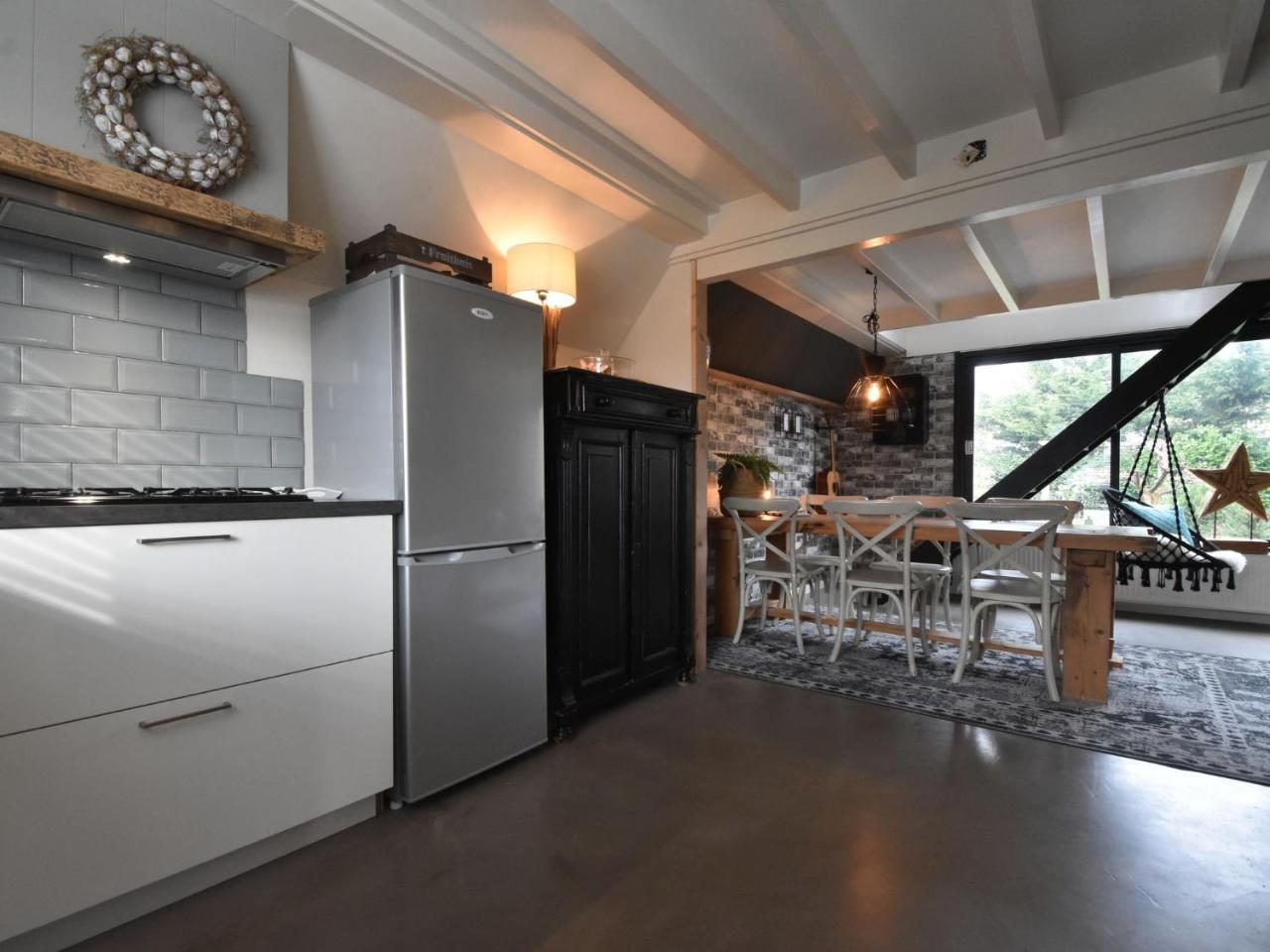 Balmy Holiday Home In Tuitjenhorn With Fenced Garden Zewnętrze zdjęcie